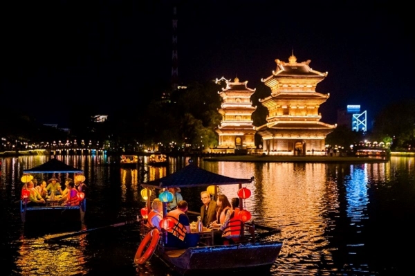 Đêm ở một góc phố cổ Hoa Lư.