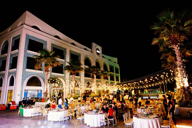 Không gian tiệc trao giải sang trọng tại Quảng trường Libera (Vega City).