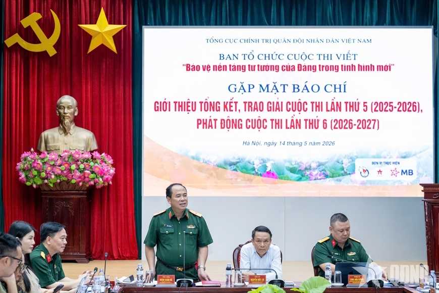 Quang cảnh buổi gặp mặt báo chí.