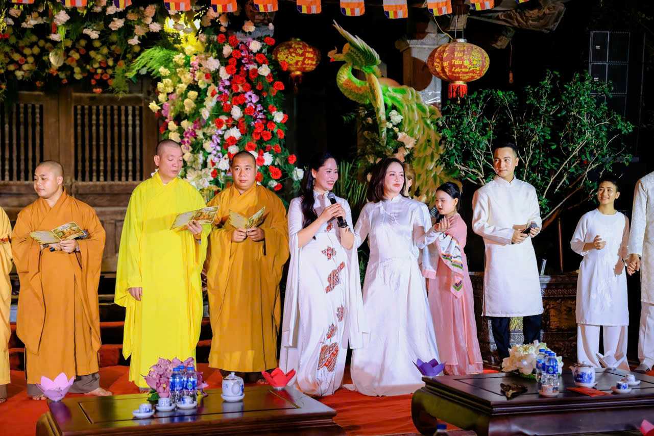 Kinh Ca Bát Chánh Đạo – Hành trình tâm linh của trăm người, một nguyện ước