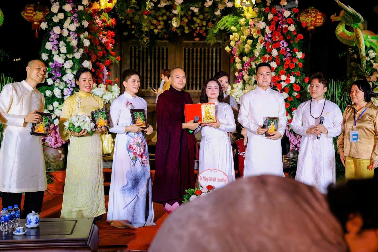 Kinh Ca Bát Chánh Đạo – Hành trình tâm linh của trăm người, một nguyện ước