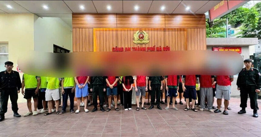 Các đối tượng tại cơ quan cảnh sát điều tra (Ảnh CAHN).