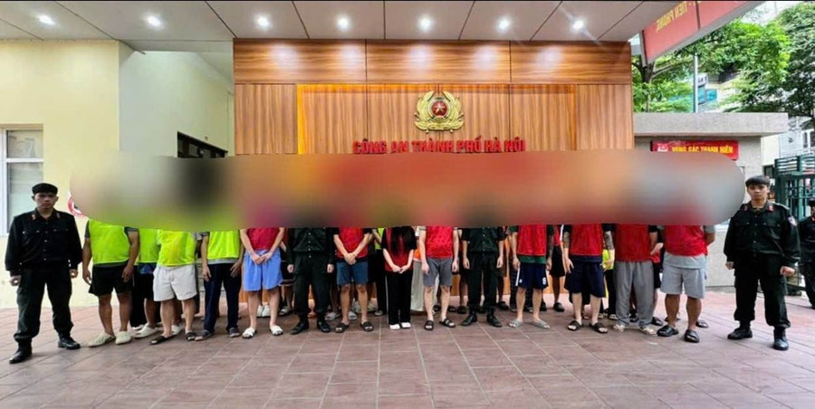 Các đối tượng tại cơ quan cảnh sát điều tra (Ảnh CAHN).