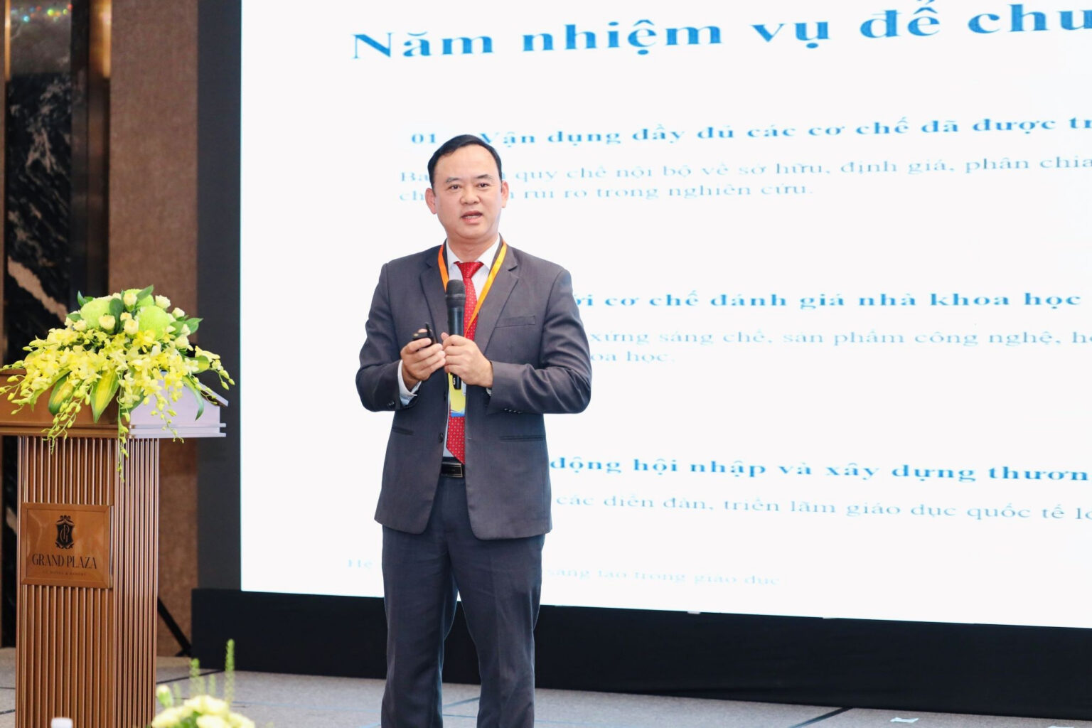 Ông Trần Nam Tú cho rằng giai đoạn hiện nay cần chuyển trọng tâm từ xây dựng, hoàn thiện thể chế sang tổ chức thực hiện hiệu quả. ong-tran-nam-tu.jpg