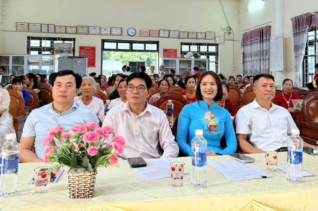Đại biểu tham dự chương trình. vt1.jpg